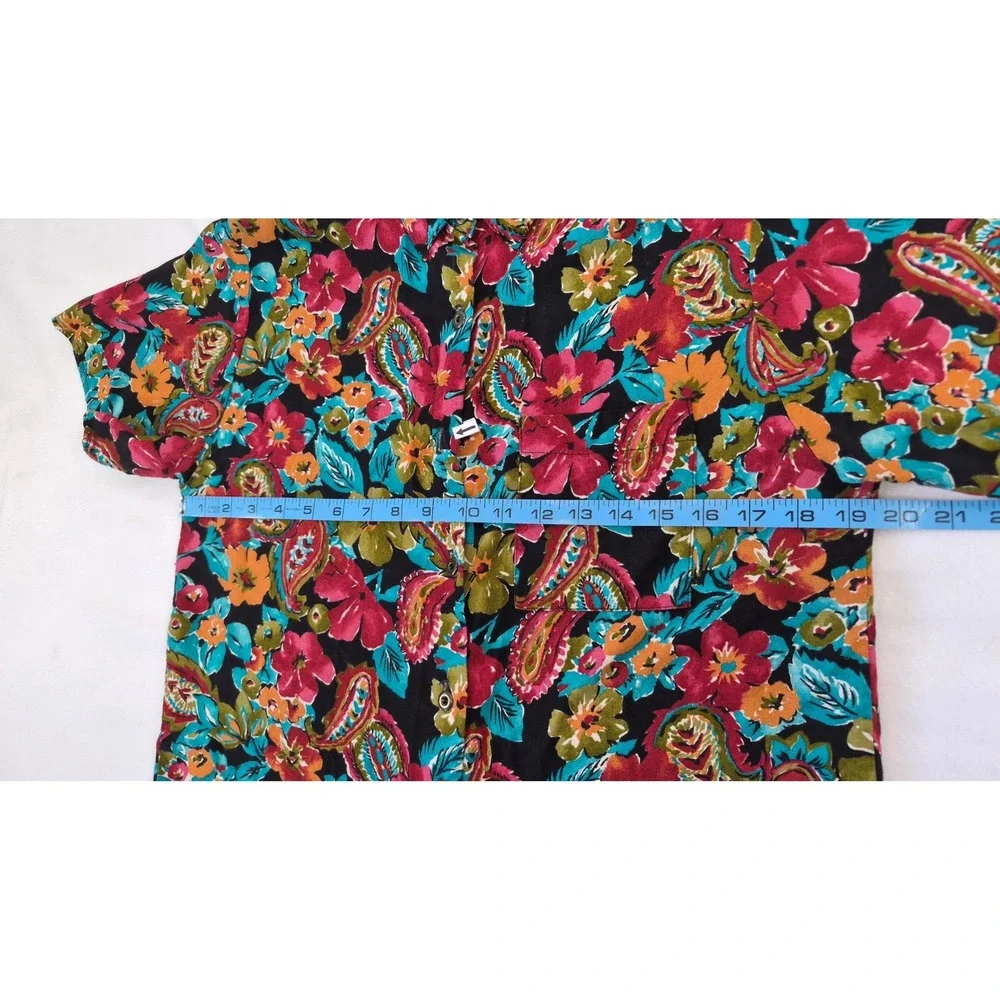 Vintage floral paisley